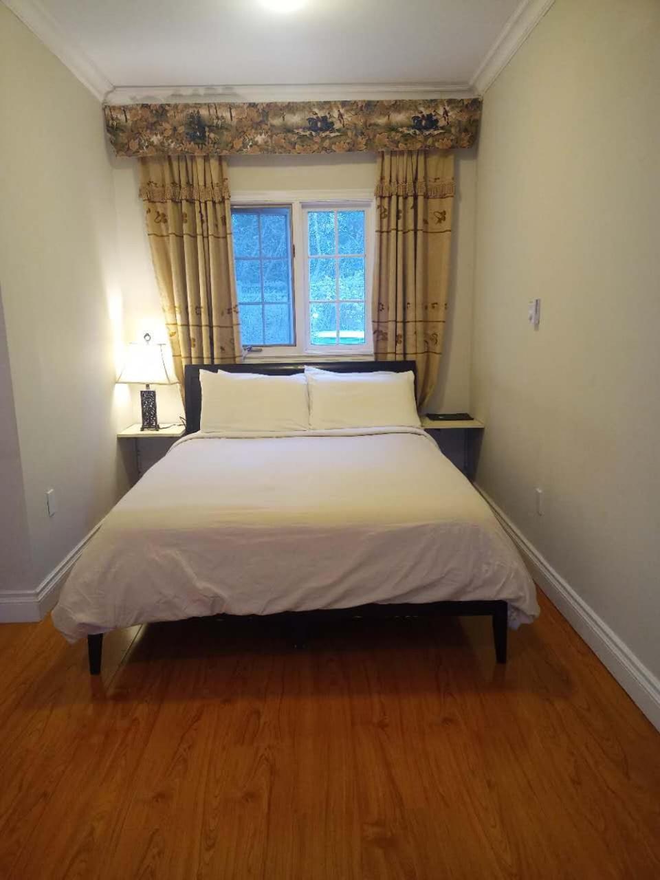 Lakeside Private Suite-Queen Bed Room Tottenham Dış mekan fotoğraf